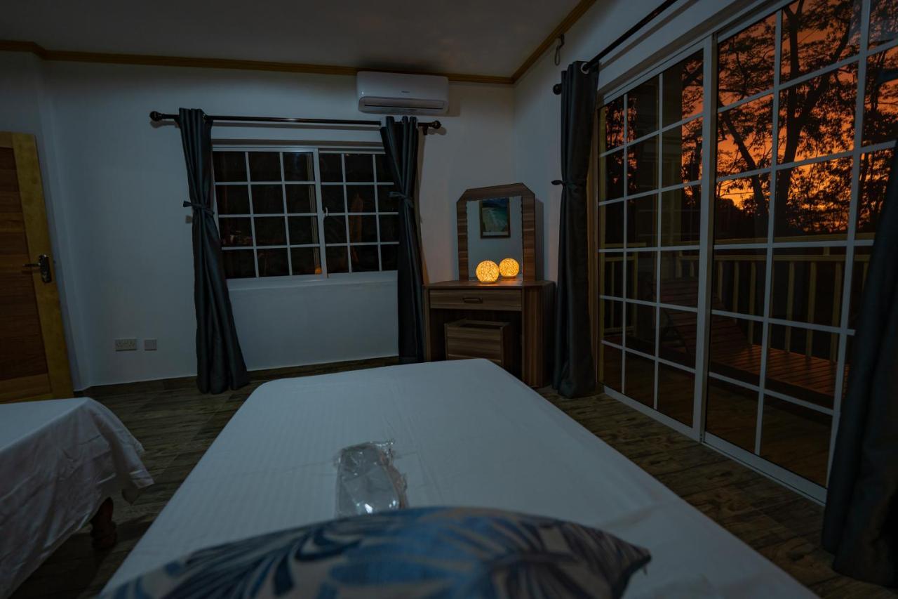 Paradise Breeze Apartment Misere ภายนอก รูปภาพ
